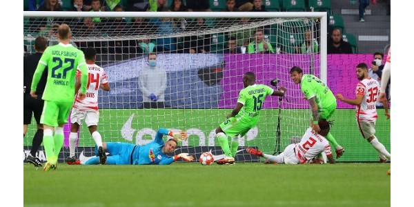 VfL Wolfsburg nach vielen Jahren erneut erster Bundesliga-Platz